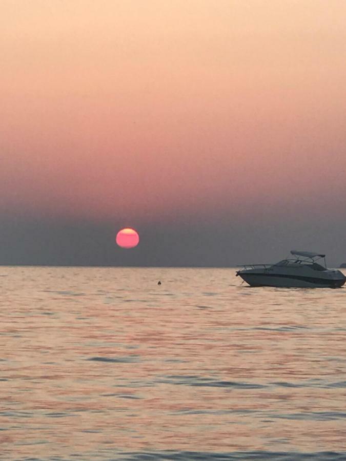 Our Little Paradise ! Nikiti ! Buitenkant foto